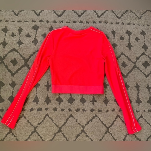Puma Women’s Long Sleeve Neon Crop Top - Picture 10 of 12